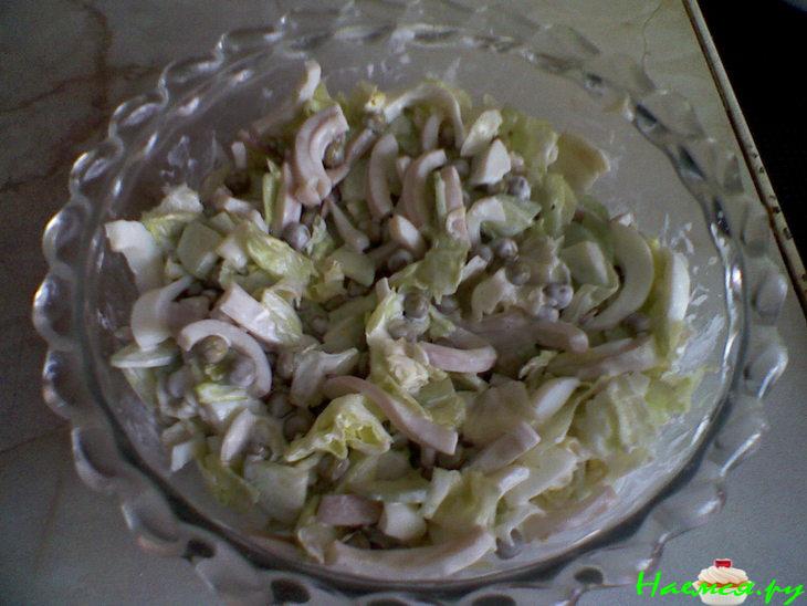 Салатик с кальмарами и салатом айсберг Салатик с кальмарами и салатом айсберг