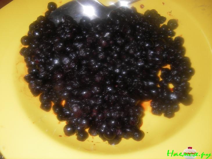 Тарталетки с черникой и белым шоколадом Тарталетки с черникой и белым шоколадом