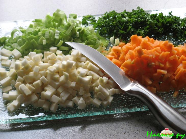 Лосось в сливочном соусе с овощами