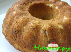 Сметанный кекс с грецкими орехами