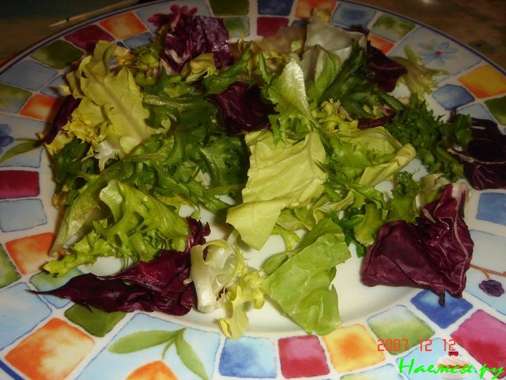 Салат с беконом, шампиньонами и фетой Салат с беконом, шампиньонами и фетой