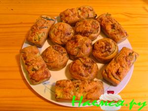 Мини-кексы с песто, с кедровыми орешками и с кабачками