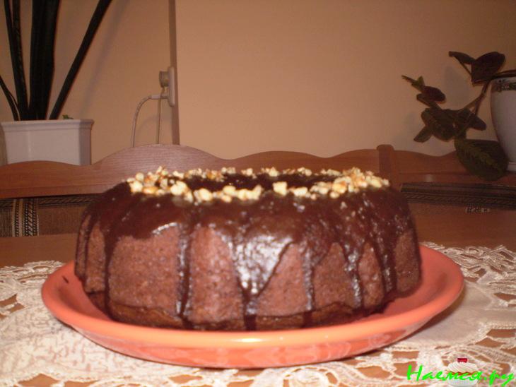 Шоколадный кекс с грецкими орехами