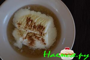 Кисель из ревеня со сливочным мороженным