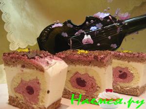 Пляцок 'Сакура' Пляцок 'Сакура'