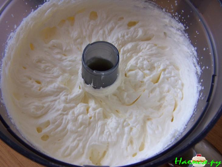 Кокосовое бланманже с соусом из манго