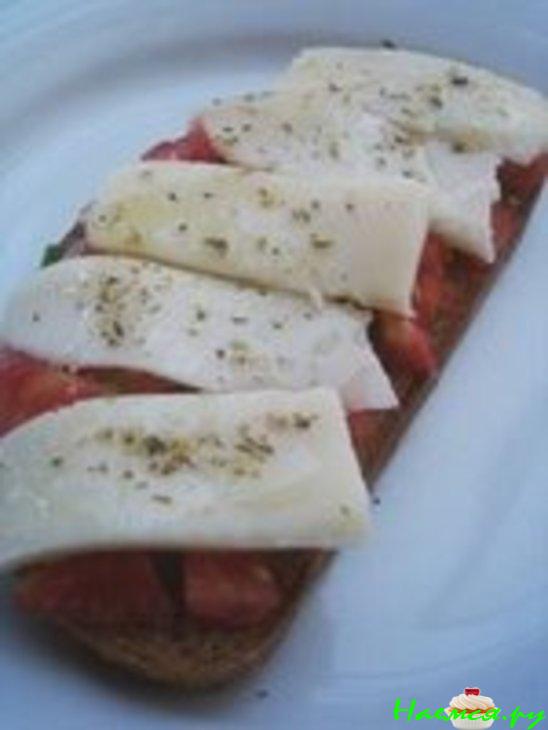 Горячий бутерброд с моцареллой Горячий бутерброд с моцареллой