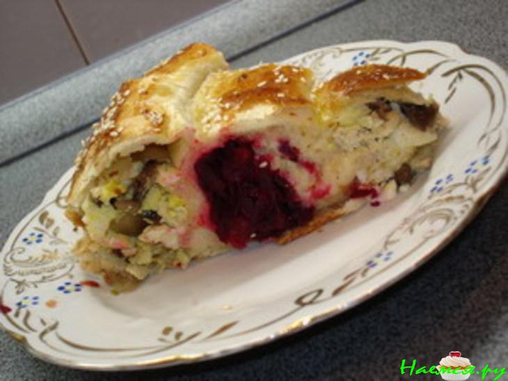 Пирог из слоёного теста "Улитка"