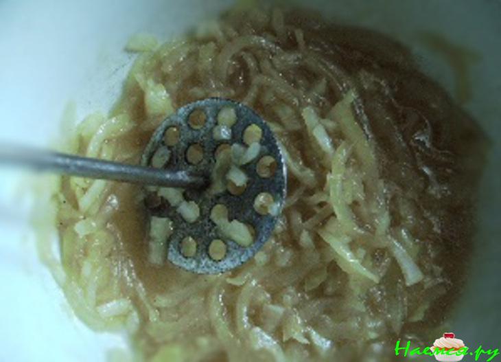 Фасолевый салатик с консервированной форелью