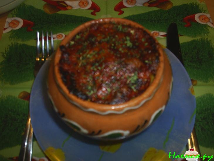 Жаркое с рыбой в горшочке