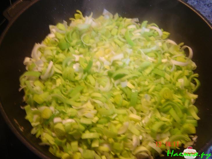 Сырный суп с пореем и шампиньонами Сырный суп с пореем и шампиньонами