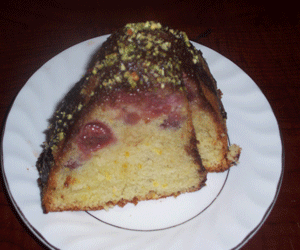 Кекс вишнёвый с амаретто и фисташками