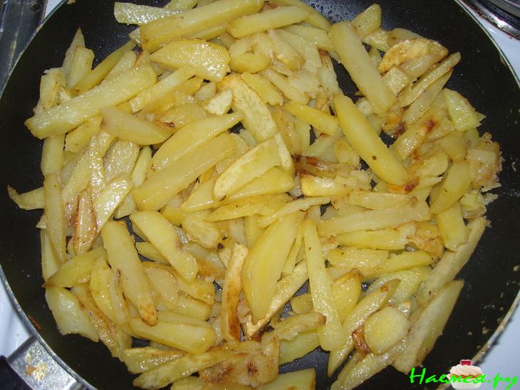 Лисички в сметане с картошкой