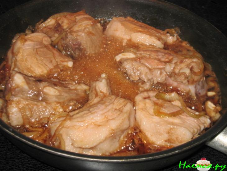 Свиные ребрышки в карамельном соусе
