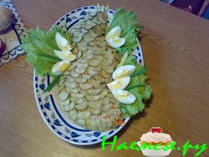 "Прожорливая змея по дороге из курятника домой"