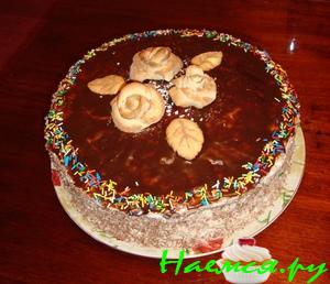 Медовик с кремом из сгущенного молока