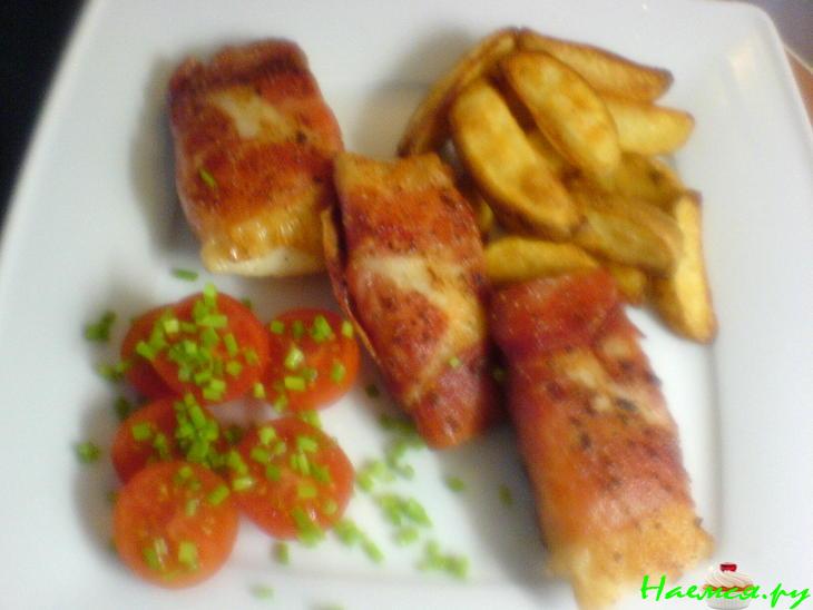 Белая рыба с оливами и базиликом