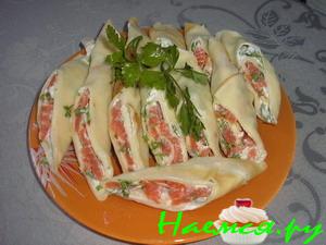 Рулетики блинные с семгой