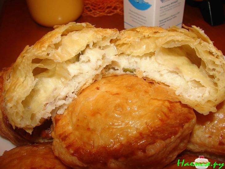 Слойки с очень нежной и сочной рыбной начинкой