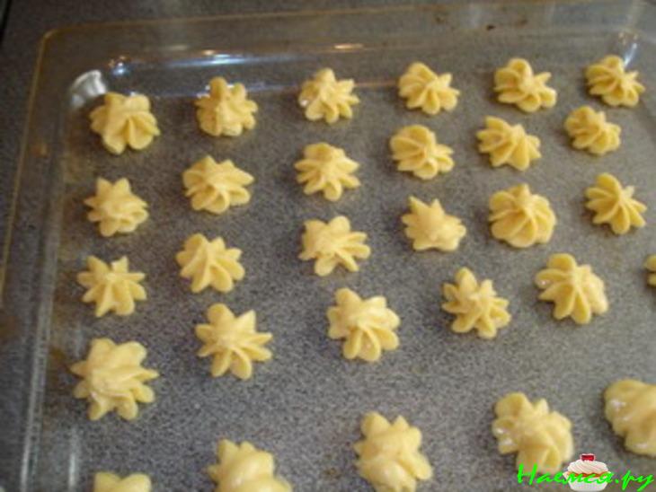 Профитроли с апельсиновым желе и взбитыми сливками