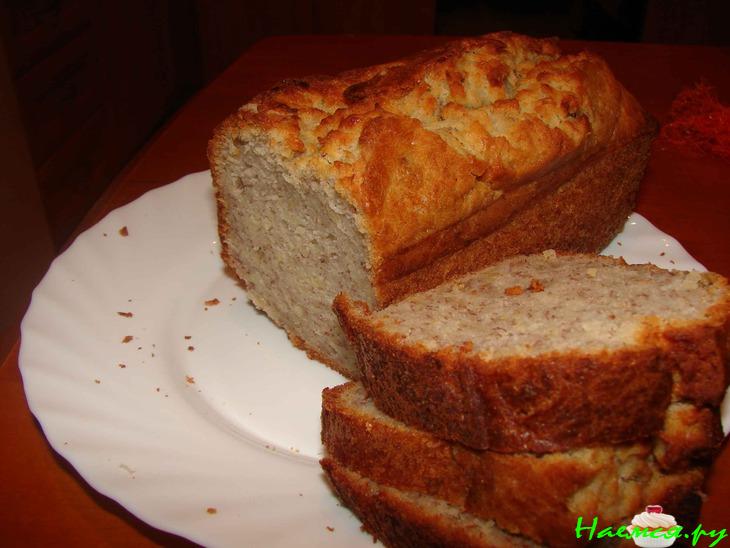 Банановый хлеб с фундуком