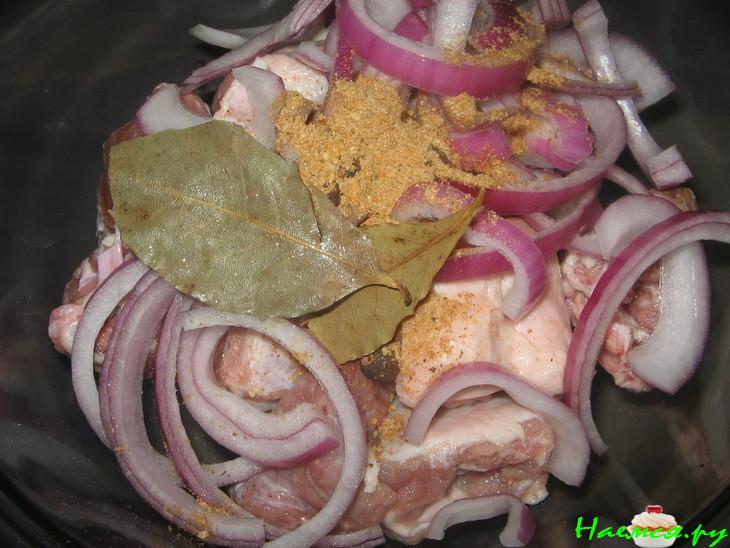 Свиные ребрышки запеченные в шашлычном маринаде