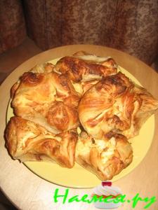 Яблоки или творог в слойке