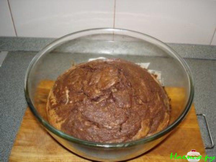 Шоколадный кекс с орехами
