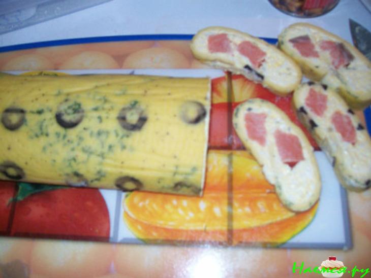 Праздничный рулет с семгой