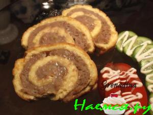 Яично-мясной рулет с сыром