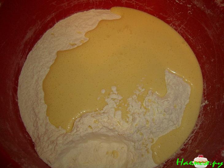 Торт "Медовик" со сметанным кремом