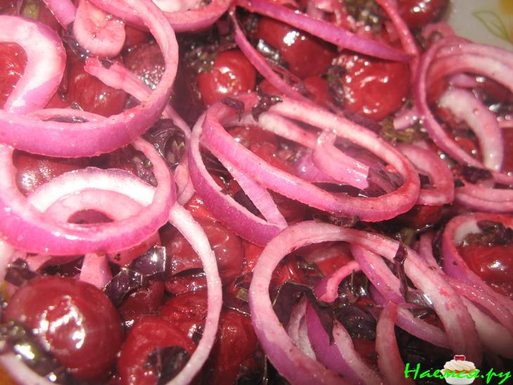 Салат из вишни