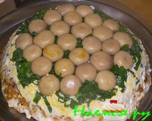 Шампиньоны на лужайке