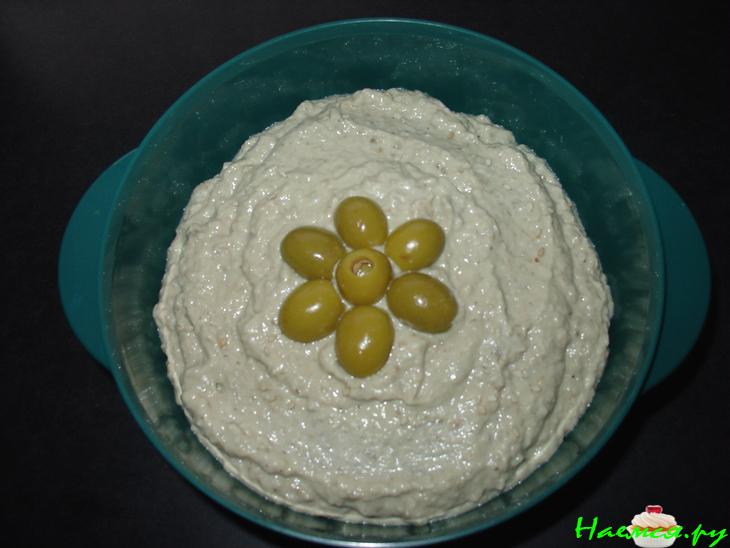 Баклажановый дип с авокадо и тунцом Баклажановый дип с авокадо и тунцом