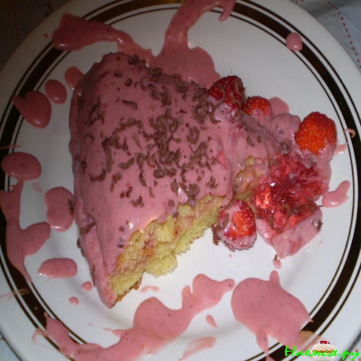 Торт " Клубничный вулкан"