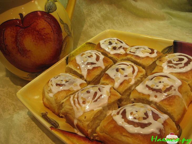 Булочки с фаршированными абрикосами Булочки с фаршированными абрикосами