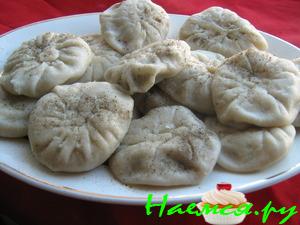 Хинкали с говядиной и бараниной с мятой и кориандром