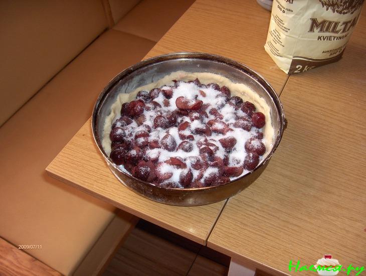 Пирог вишневый 