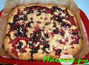 Смородиновый пирог с посыпкой Смородиновый пирог с посыпкой