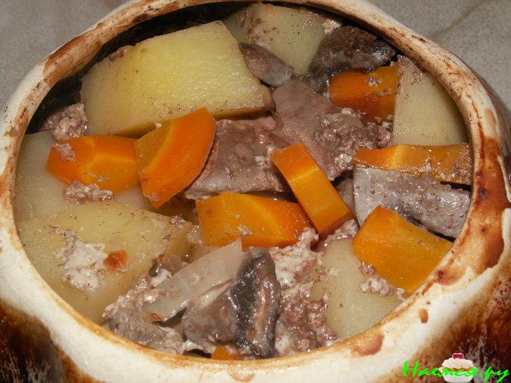 Горшочек с печенью и грибами