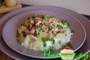 Салат с рисом, копченой курицей и ананасом Салат с рисом, копченой курицей и ананасом