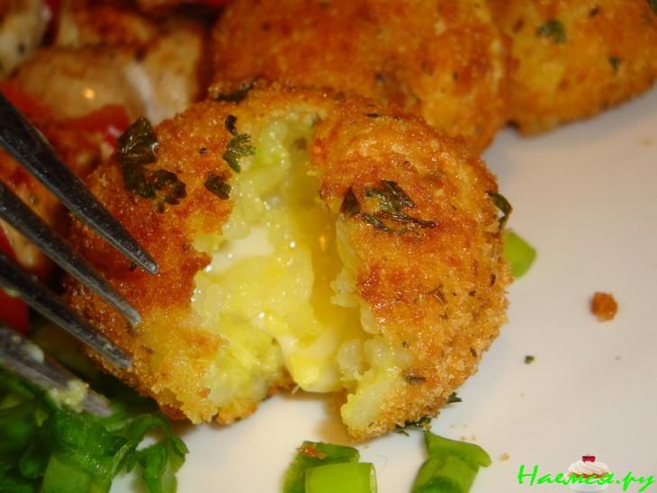 Хрустящие рисовые шарики с моцареллой Хрустящие рисовые шарики с моцареллой