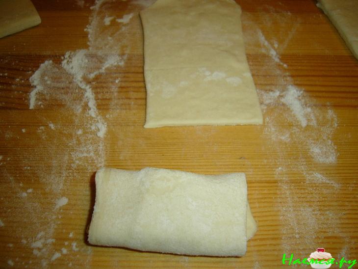 Слоенки с шоколадной начинкой