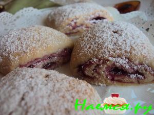 Песочные рулетики с клюквенной начинкой