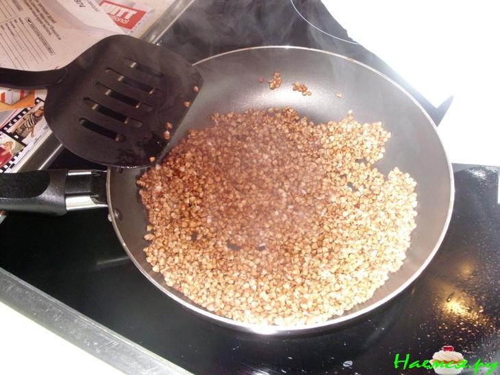 Супчик из маринованных огурчиков с гречневой крупой Супчик из маринованных огурчиков с гречневой крупой