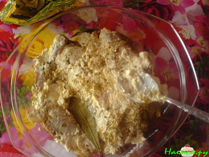 Куриный окорок чесночный