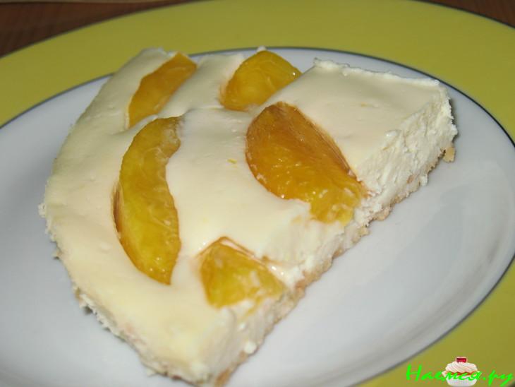 Маленький творожник-чизкейк с нектарином