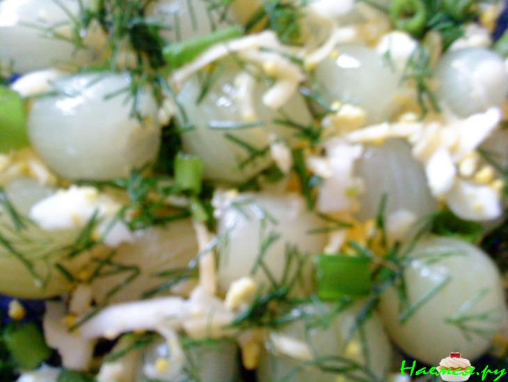 Салат из молодого лука