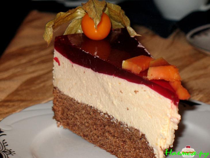 Торт с кремом из маскапоне и папайи под гранатовын желе "Красная шапочка"