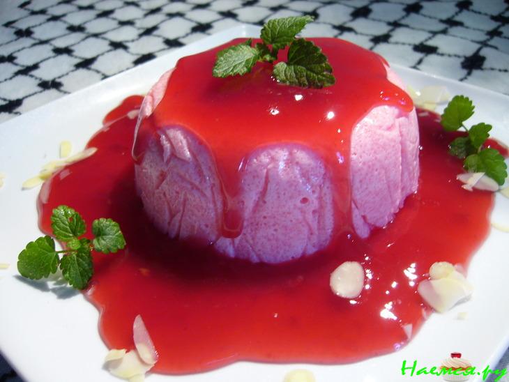 Фламери (манный пудинг) с вишневым соусом